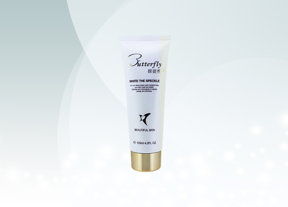 优能水润洁面霜